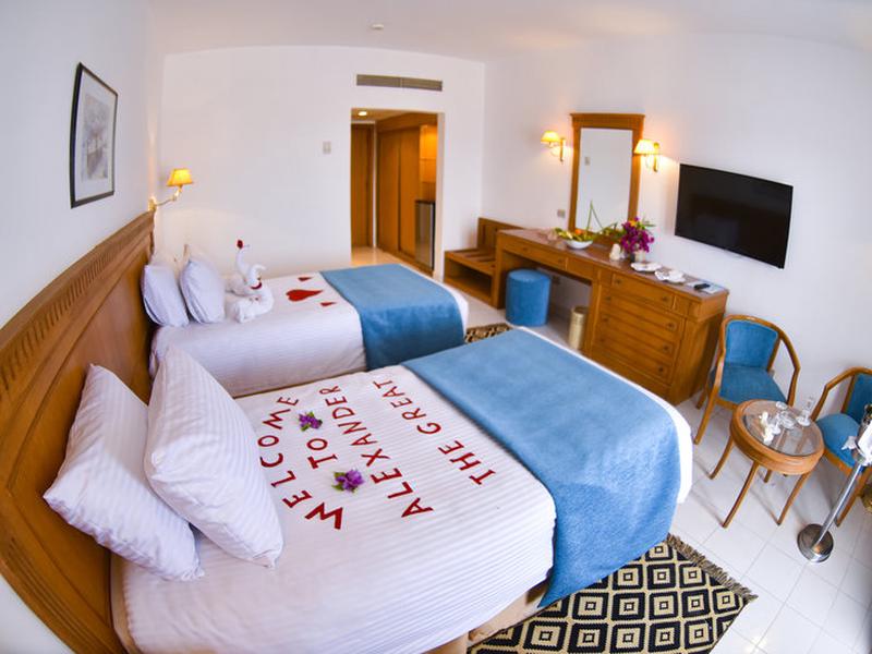 6557E7C422AA4D672BD85A942814BB03