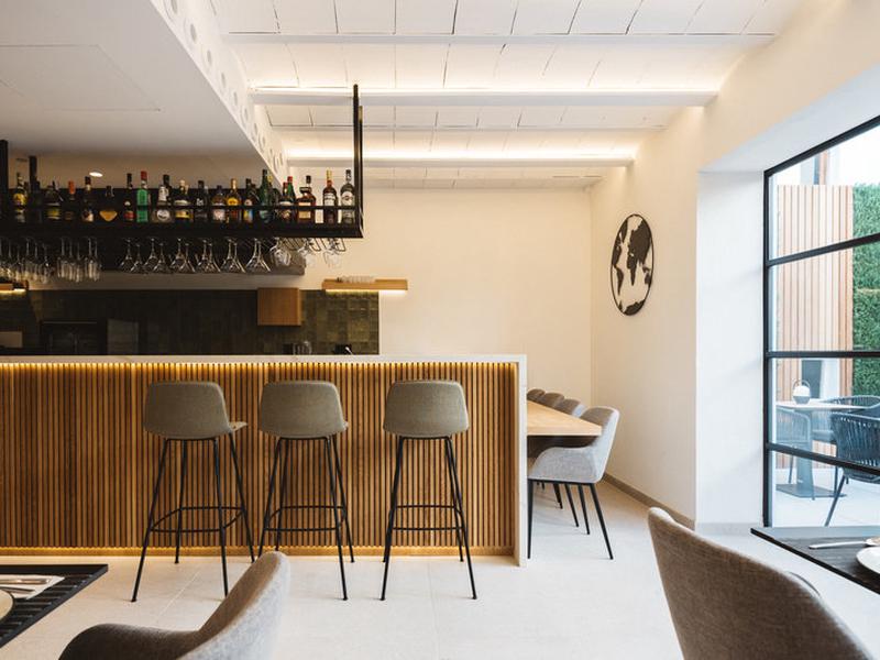 71FE34DE2CE556AF00E1D1AD54E19194