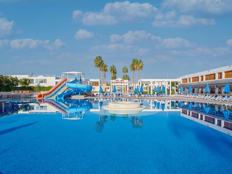 44D271F4B138B8C8C0AA8143D2D7FE7A