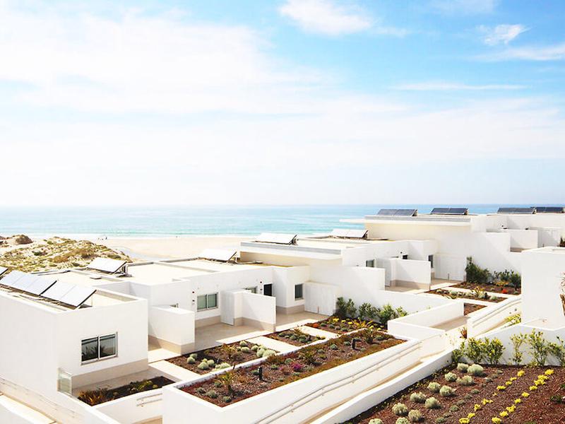 1360C2E8444CA7C471B80D9350ECA437