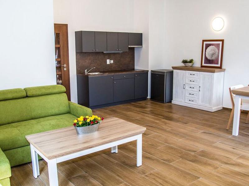 EEB07DD9E4BE396446E00AEB7DFAF365