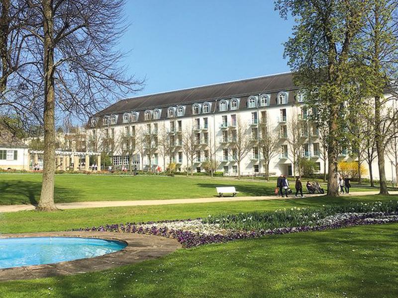 51EC65F0B6073E283C2A1EA5900F7F7E