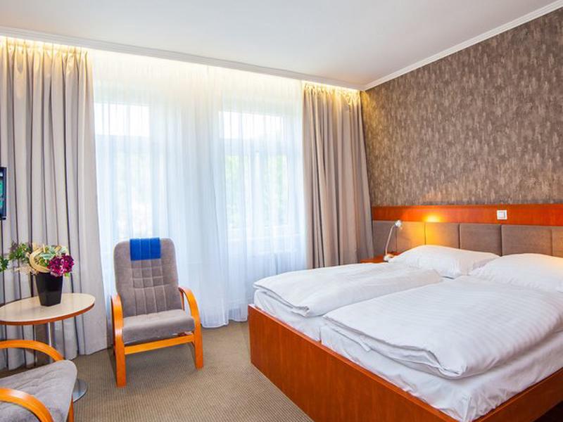 08701E6619FD00EFB65023AD28923B3B