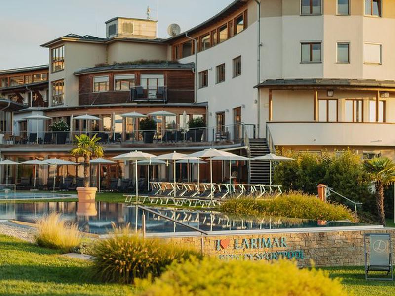 1E5F99F550C21837B44B60D6BA325FAB