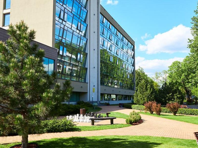 05D8A53B9C81878BF2604B69FBC3F608