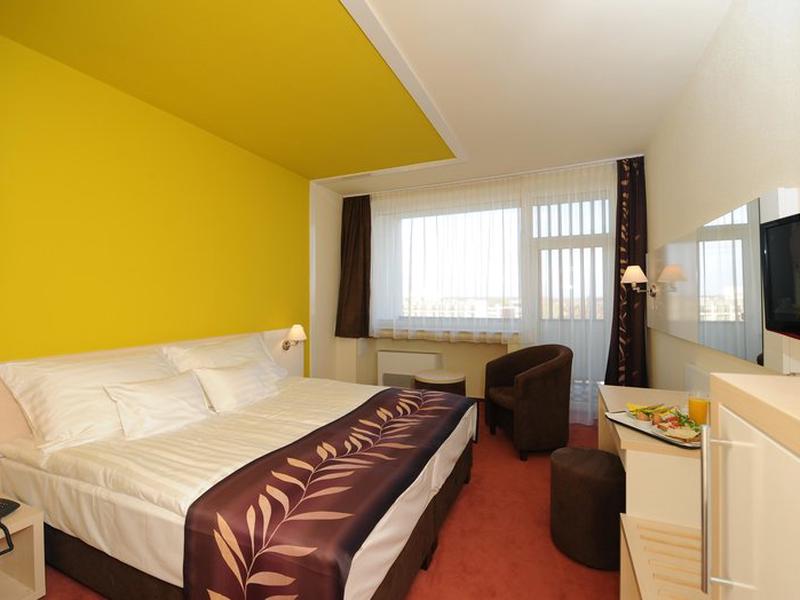 915BD2FF64974CE6DBC45CD5B03D293F