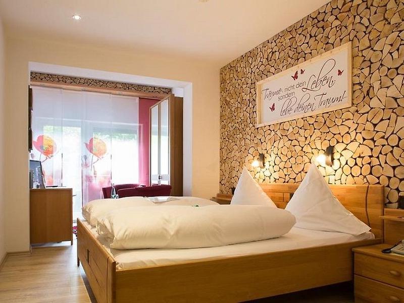 132E863FFB0ED48983D20AAF76FB2BFB