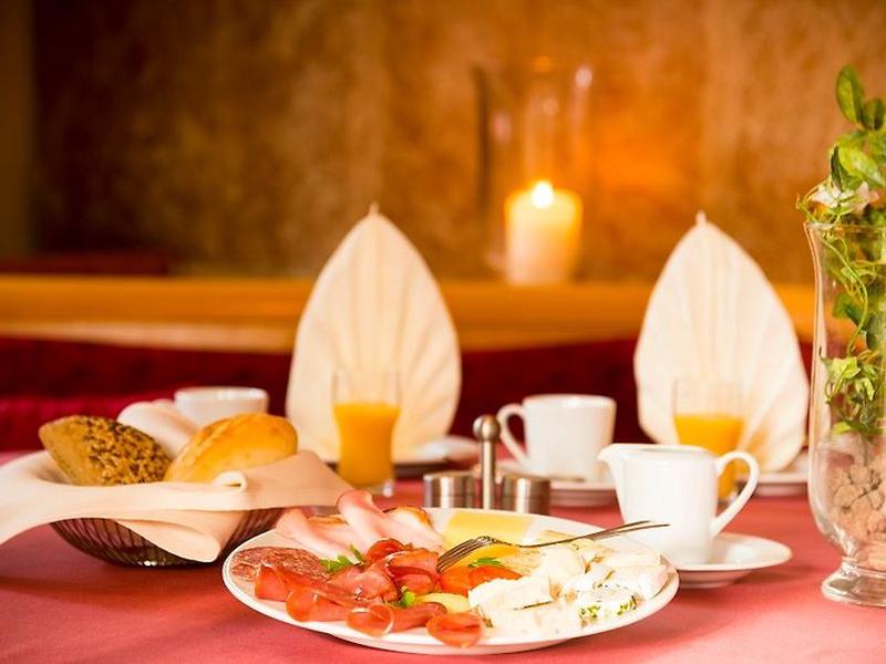 7CA3B35515B921540D0B3ED12823F4B0