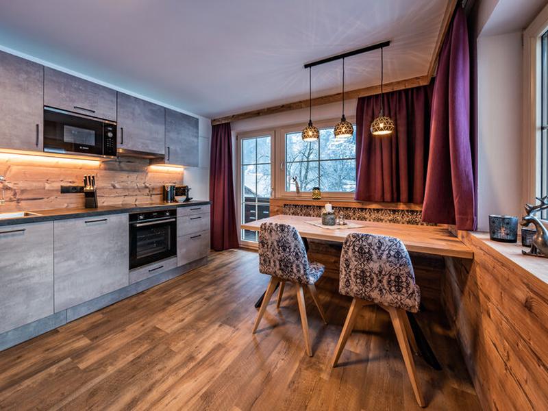 C28AD6400A87EABD97A2B60A98642FF3