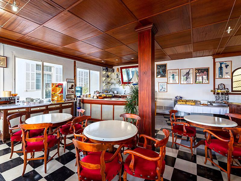 C8CBEDA03090C2F3F3C746DD8FAEFD50