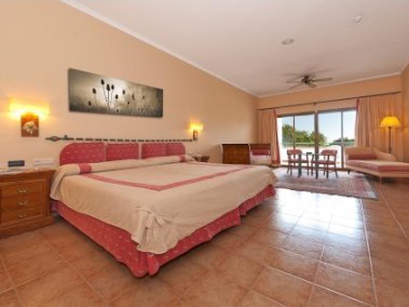 09986D84F67D16D447E572F63AA5AFF7