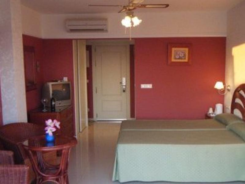 462DE3D3D4403E13E5EC9BA33A7D46E1