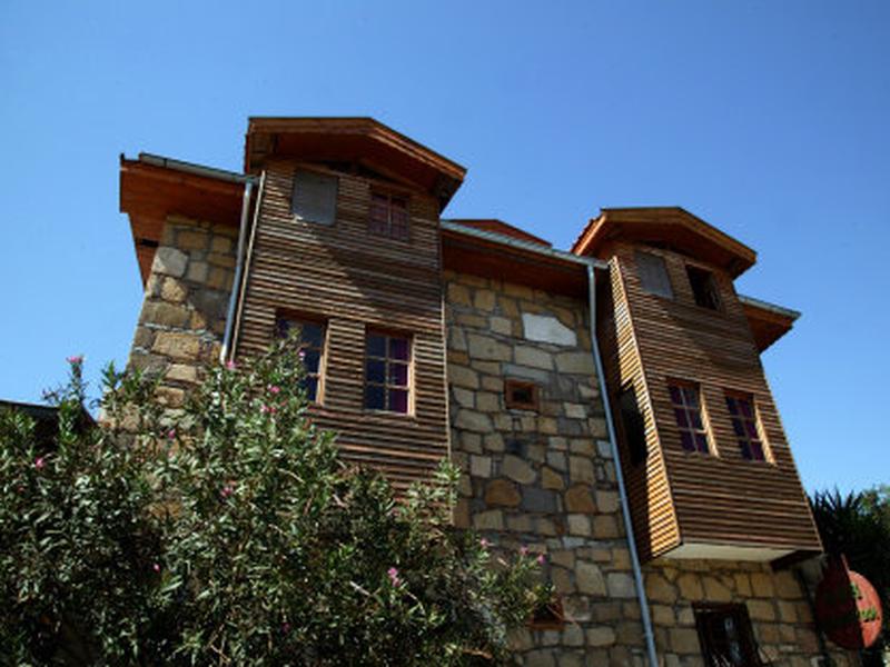 0796F337EE3C838CB3043E75A9956596