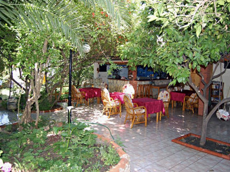 E1E3C156C5AC8091DB8B840F9AE20A56