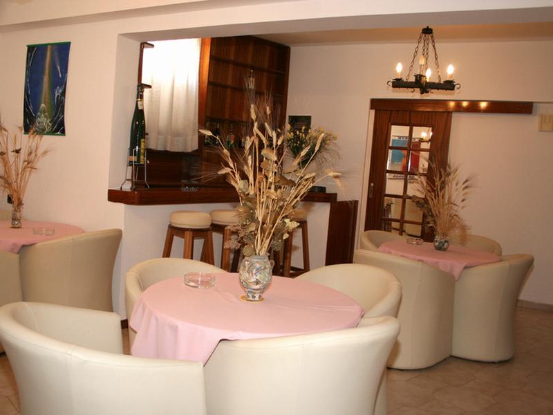 CD1C078151BAB26226713CF865396BA7