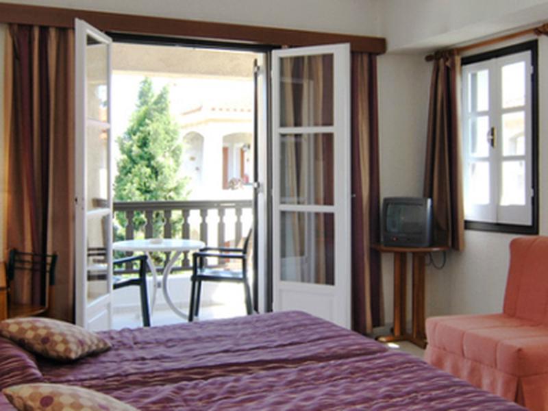 CCB9DB8576C4D107BFBC432EA4BDD3A3