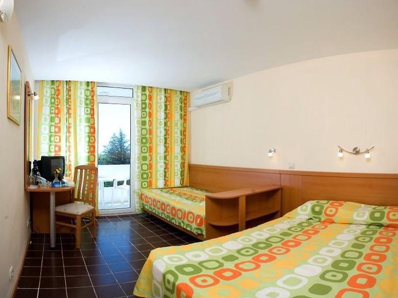 FFD568CA14090BF9E4AC40BFAA6C4DD0