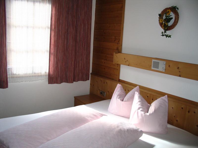 5D94F37BAA86BBFA2D7D0E8DAF0AD469