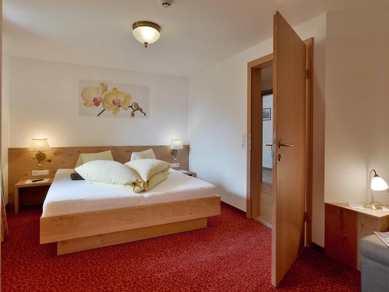 FE29DD8292074B1C49EF8F911EEA736B