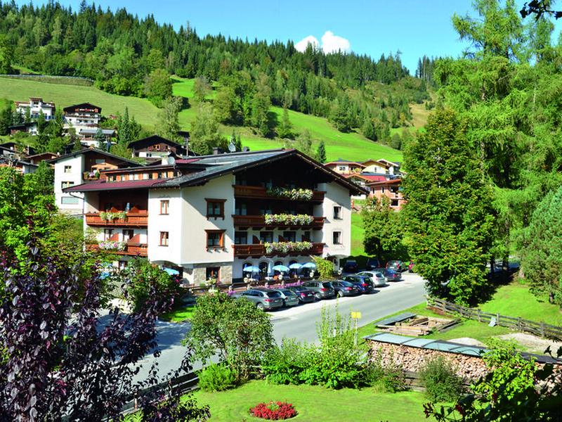 C1753EFCDC9B652B9D00D6B78749EB09