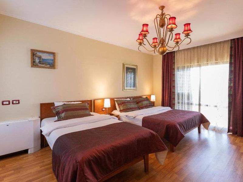 D10504A435F2C2C72F446C7206DE67D6