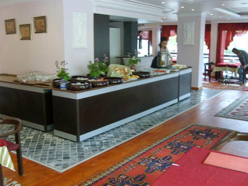 EA05C29E367F489951E4CD8A4B7C2C9C