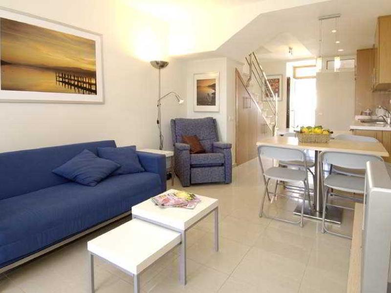 B6EE48525DD8D45A59EFB63CF2CBF748