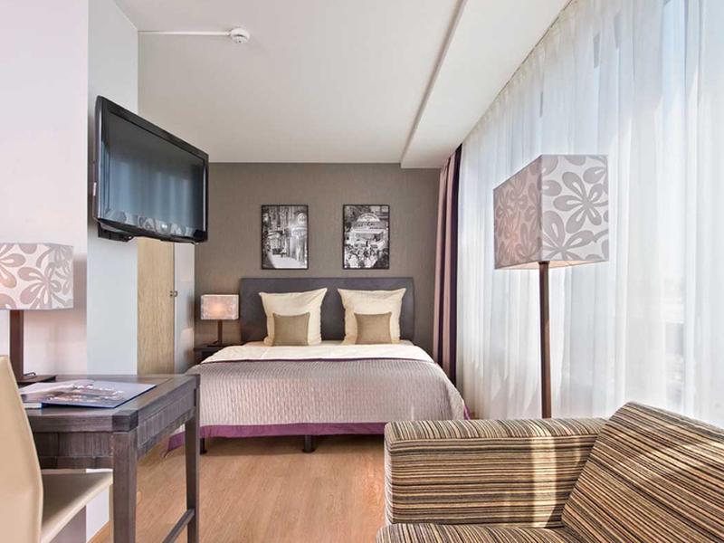 B34AFB2760796A18CCCD2B1FAEFD66FA