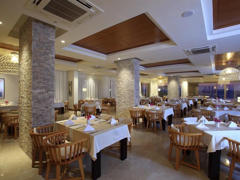 FB4A9E4B4FD8515B4C02F1C6D18E6AF1