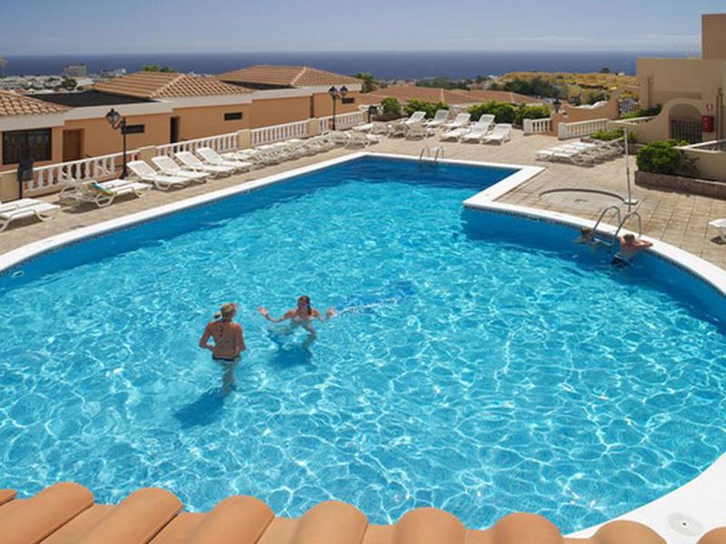 424238A4087176BF5F3B15D93A2856C4