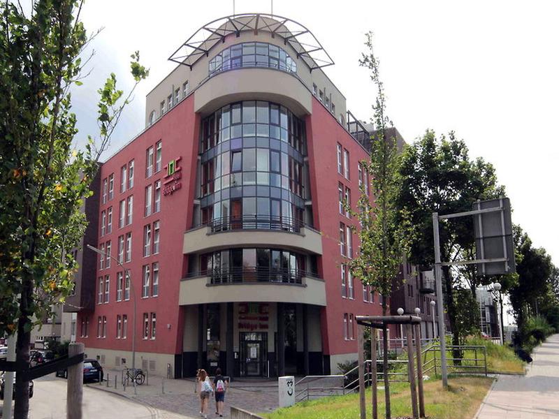 A493D777B4B301A59350E4B3F1EDC00D