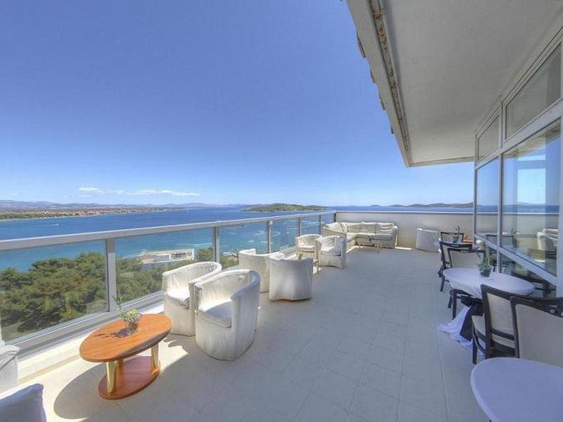 B1C4221B7129131E8BD979CC2740CBA2