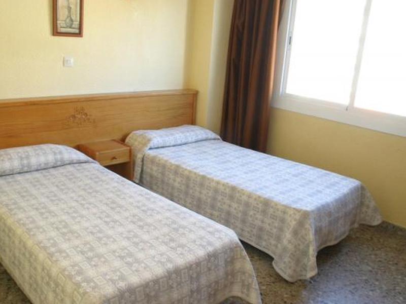 0406548A8A209F3C7DD39AB325F2541B