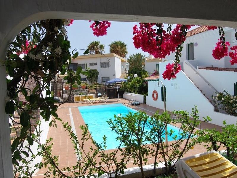 A9CC9DFBC00744DAFDB90F34859B979F