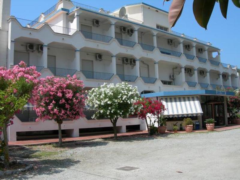 B68A44EE6CD8F8AFE723F27CEE411D3D