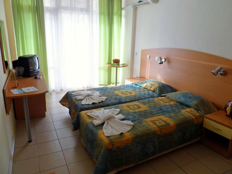 DB2AE5B0709F5CDEBA32F8730479AFF5