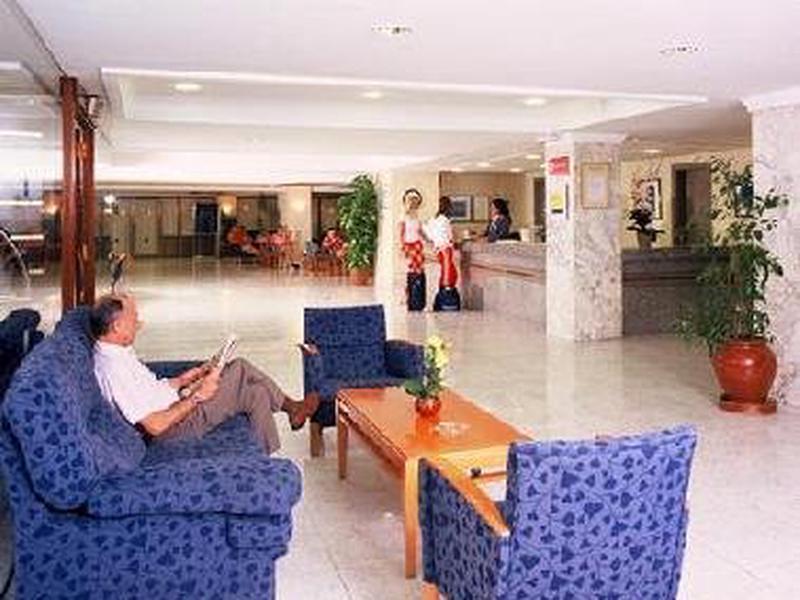 E977A77E5FB1DE3CAAFDD0A27040A739