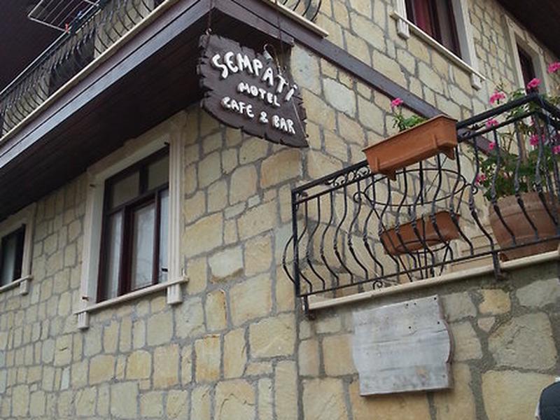 3C8BCD571184FB6595B98854D47ADB1F