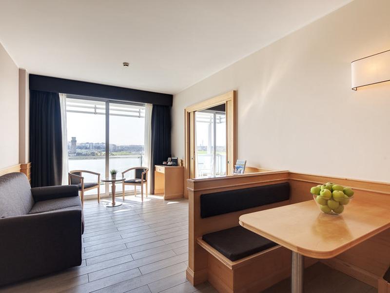 32367A9CCC6FB25EC2C395725979E391