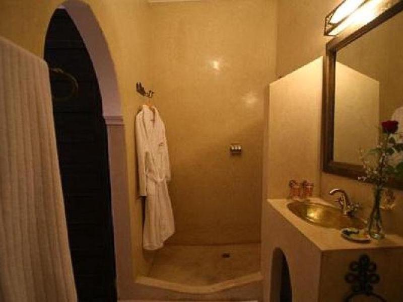 049A16556F4423B8CD65D2DEACF25A4E