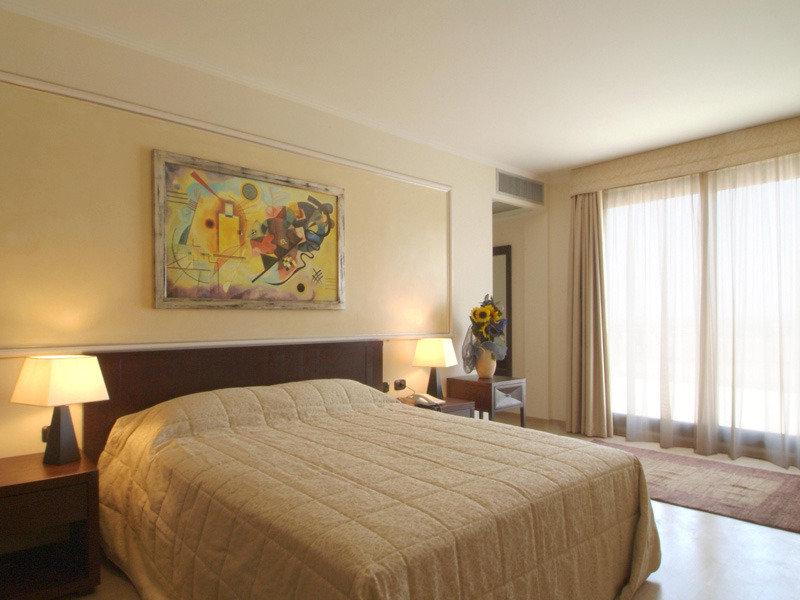 943B215C04808C4DEB7CFDBF8B17AEAB