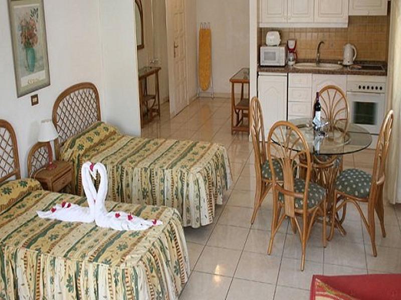 85B414FEC09DEC8D11E657CB2491E228