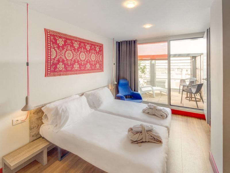 FD90D0FB82479E81A981D3DAEA48BD61