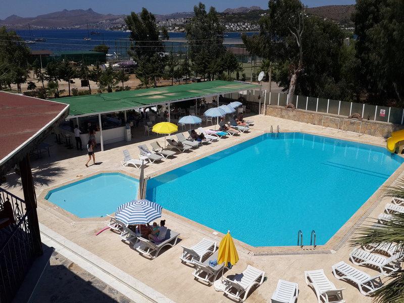 DC0A83B9DB79016300780C45DE0D3D35