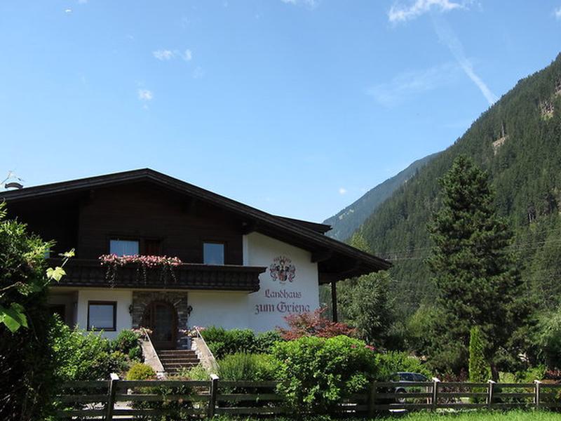 F7A5013E3B5B7DC9C5492BBACADD0BC0