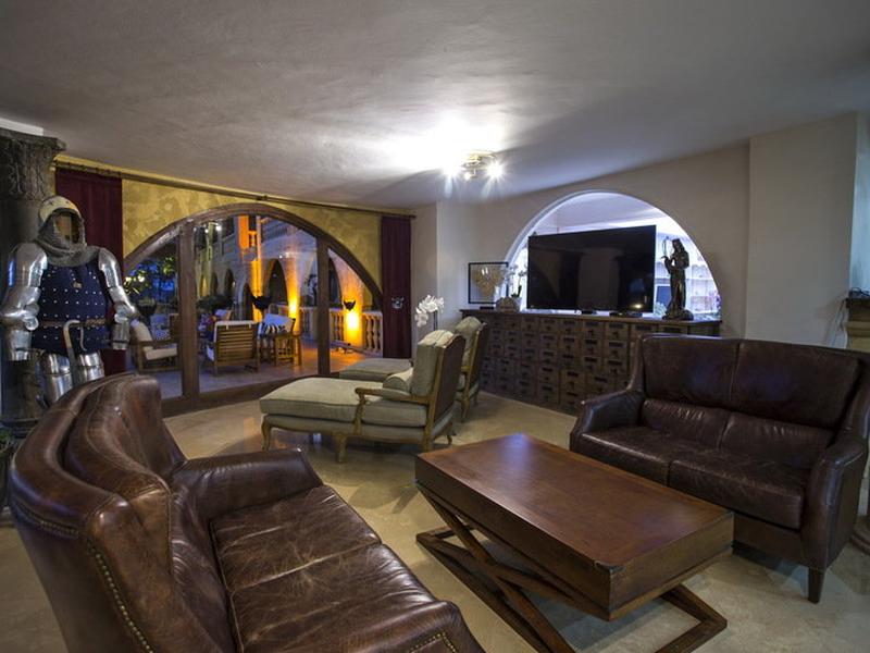 7774BDD79589FE4020B0FAAA49F64400