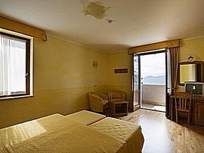 A1298FB0F536860367391AC90180F0A3