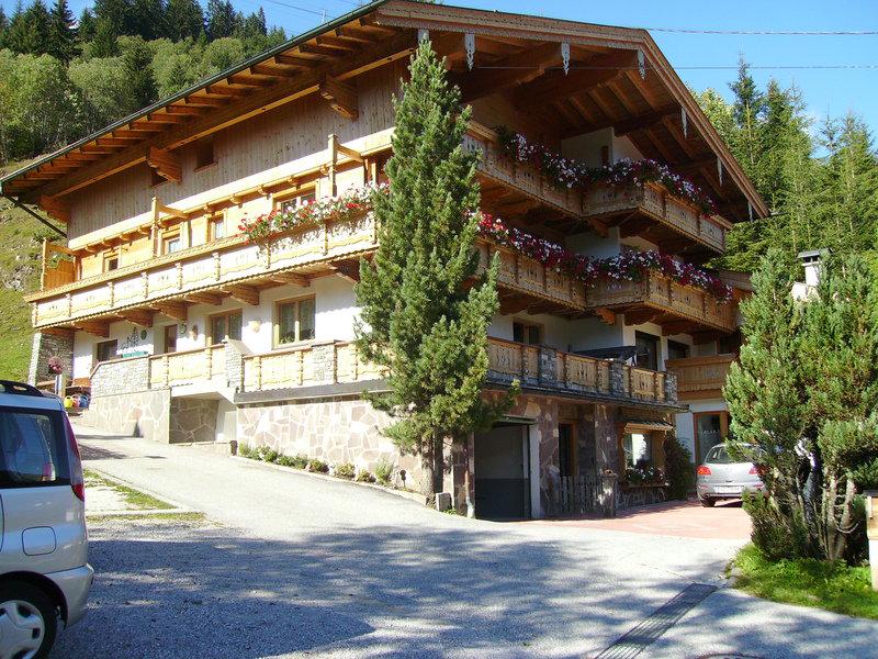 76634D6BE1A464F5A69BB6F6DB97A3A6