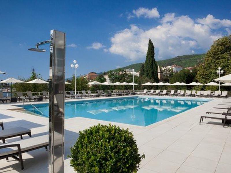 A5260CEF12C70E434BD34DD20700339C