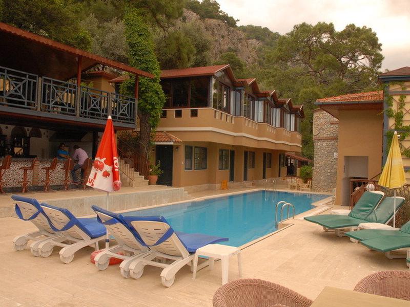 C321D4521CAD24BFFDF22B80C1AAB84D